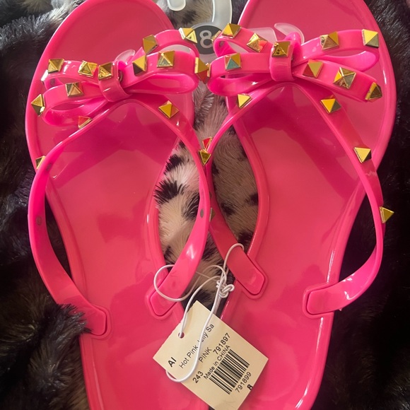 🆕 ROCK-STUD Jelly “FLIP FLOPS” 💖 NEW w/ Tags💖Hot Pink💝size 8 “Similar to V-TINO - Picture 3 of 5